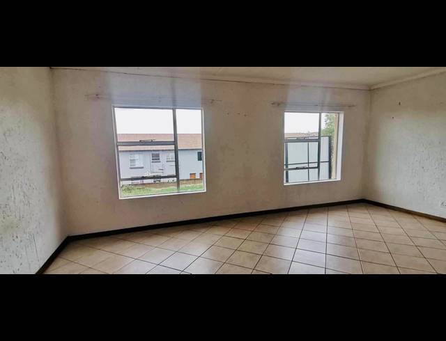 1 BEDROOM FLAT FOR SALE IN RENSBURG